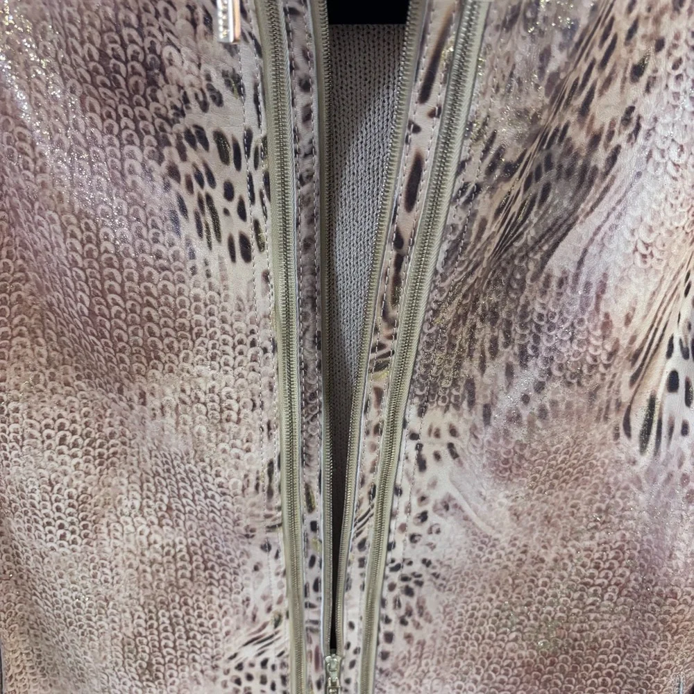 NWOT St John Sport Animal-Print Leather Zip Front Vest Knit Sweater Sz L